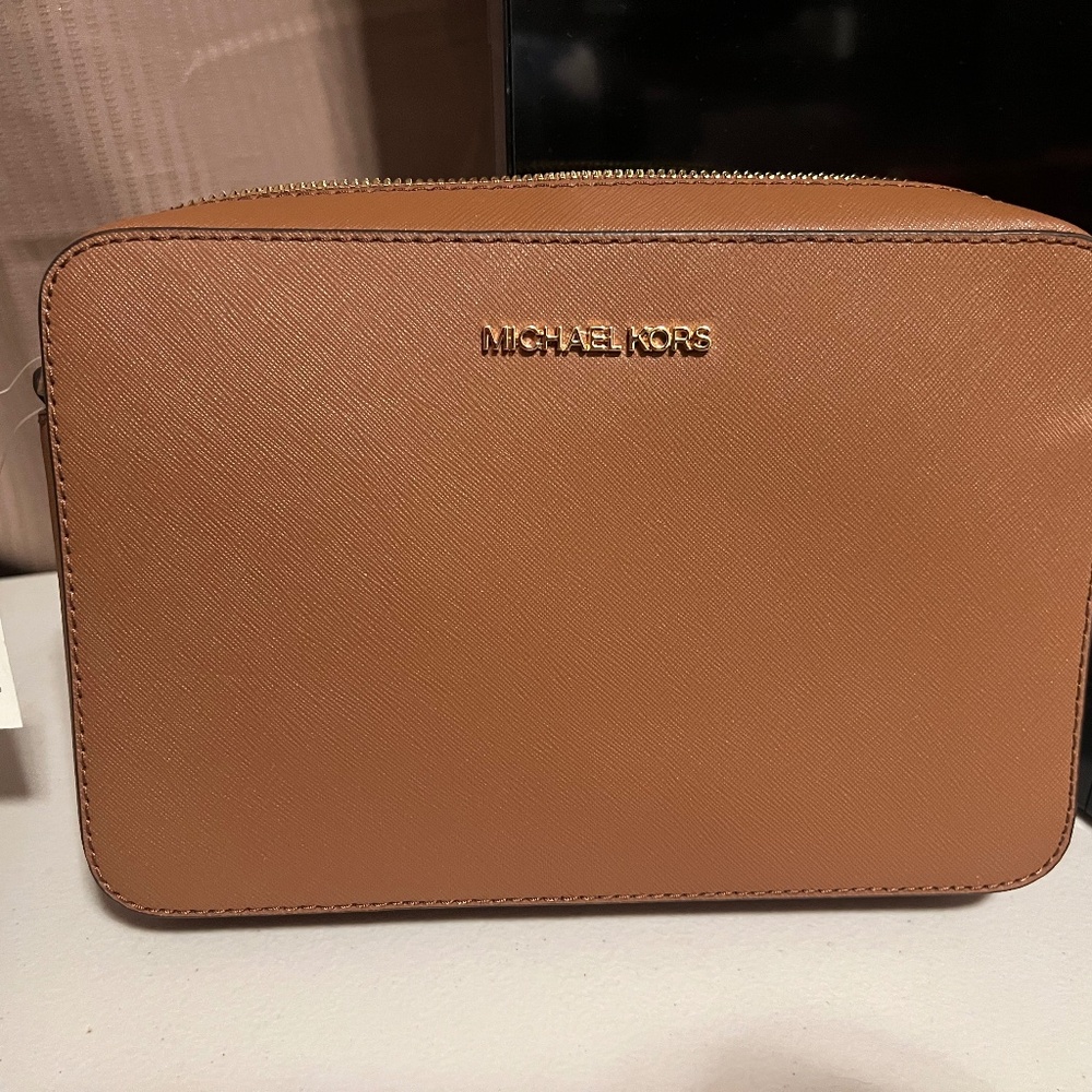 Michael Kors Jet Set crossbody bag